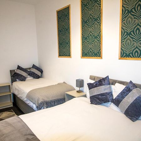 Cozy And Charming - 1 Bedroom Apartment - Free Parking, Transit Links, Close To Stadiums Манчестър Екстериор снимка