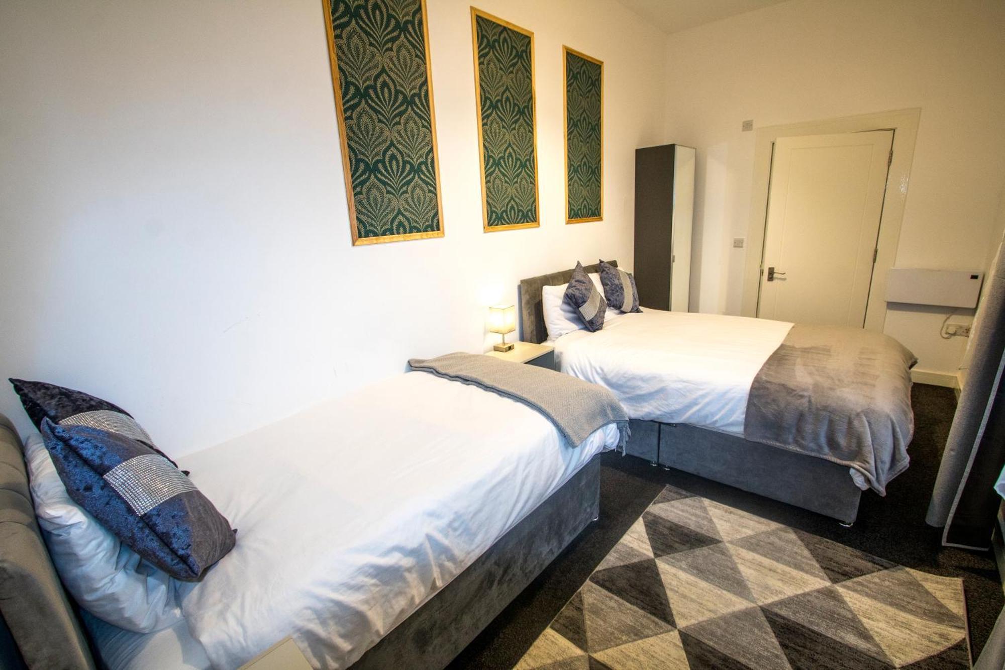 Cozy And Charming - 1 Bedroom Apartment - Free Parking, Transit Links, Close To Stadiums Манчестър Екстериор снимка